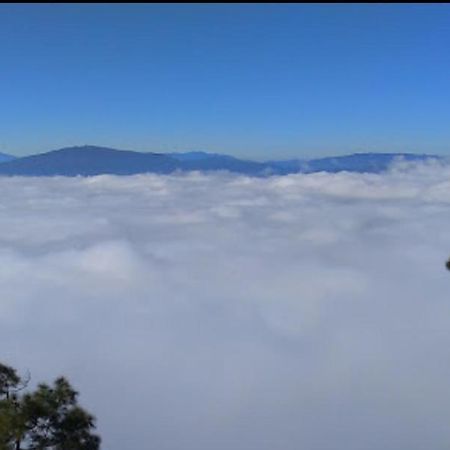 Отель Imperial Heights Алмора Экстерьер фото